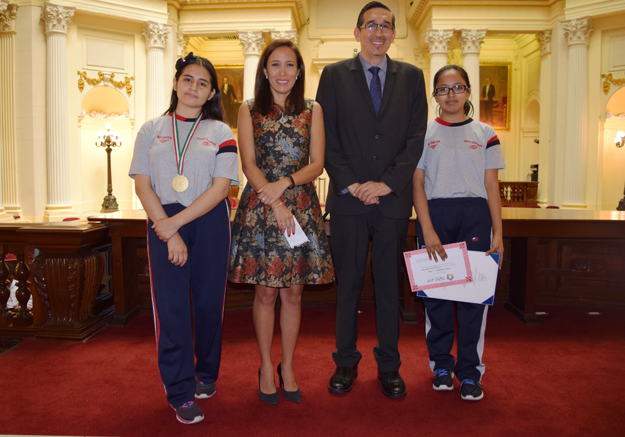 Congreso y Gobierno Regional del Callao reconocen logro de nuestra campeona de matemática