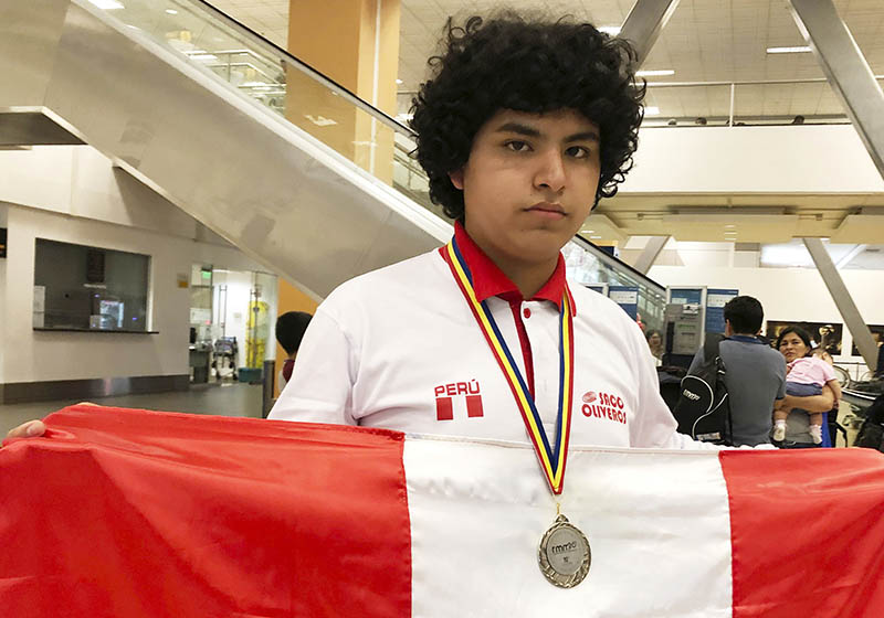 ¡Orgullo Peruano! Estudiantes ganan cinco medallas en mundial de Matemática