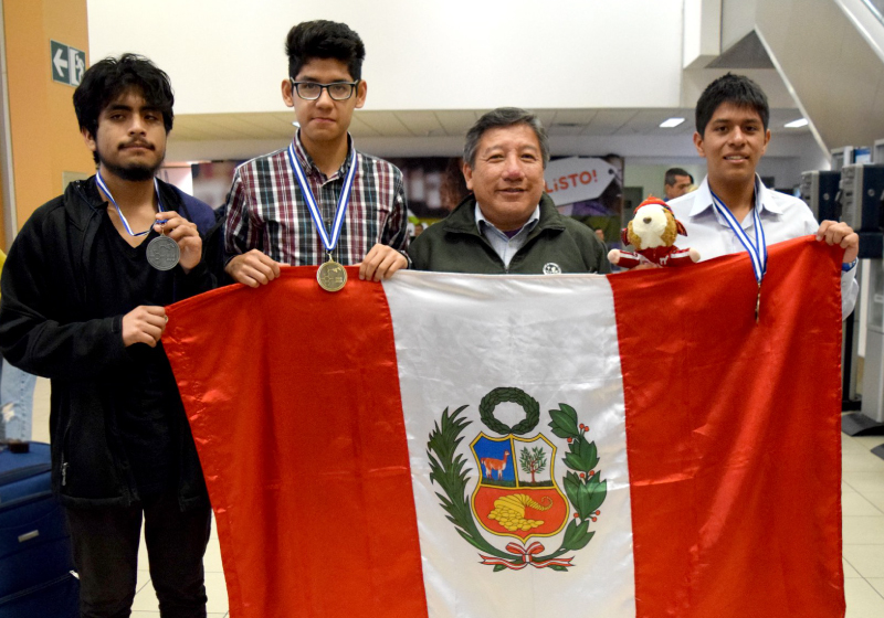 ¡Orgullo nacional! Escolares ganaron medallas en Olimpiada Iberoamericana de Química